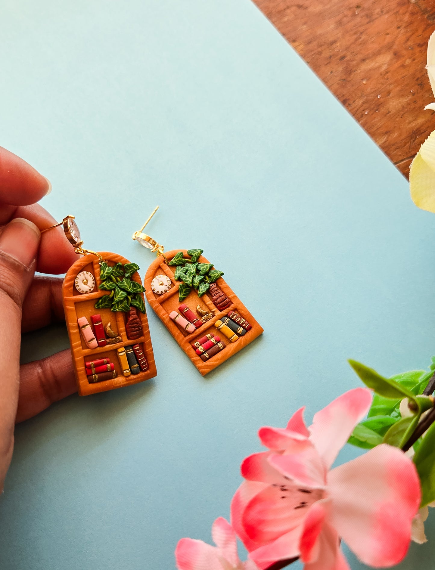 Plant Bookshelf Earrings